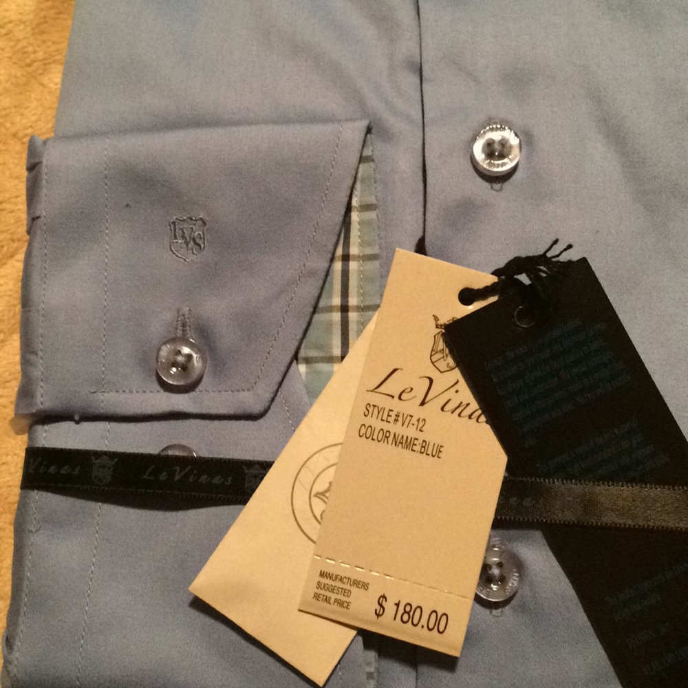 Dress shirt, new with tag - Picture 4 of 4